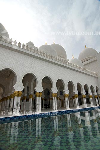  Subject: Great Mosque of Abu Dhabi - Mosque Sheik Zayed Bin Sultan Al Nathyan  / Place:  Abu Dhabi - United Arab Emirates  / Date: 01/2009 