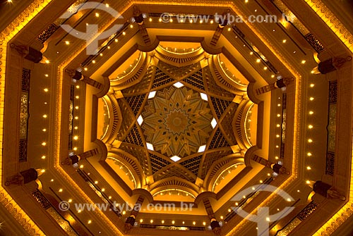  Subject: Decoration combined with the lightning on the inside of the Cupola of the Emirates Palace Hotel  / Place:  Abu Dhabi - United Arab Emirates  / Date: 01/2009 
