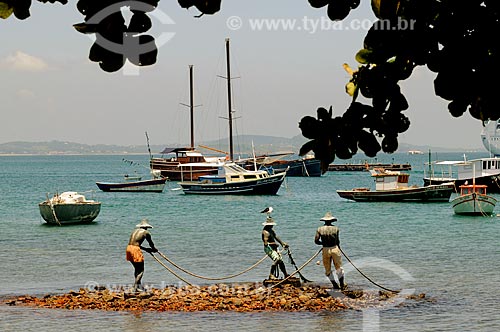  Subject: Statues of Fishermen pulling their nets at the Armaçao Beach  / Place:  Buzios city - Rio de Janeiro state - Brazil  / Date: 2009 