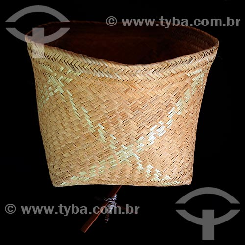  Handicraft of the Waimiri-Atroari tribe. Reconciling the ancient culture with the use of Internet and electronics devices, the Waimiri Atroari transformed their name into a trade mark explored by themselves into the global market   - Manaus city - Brazil