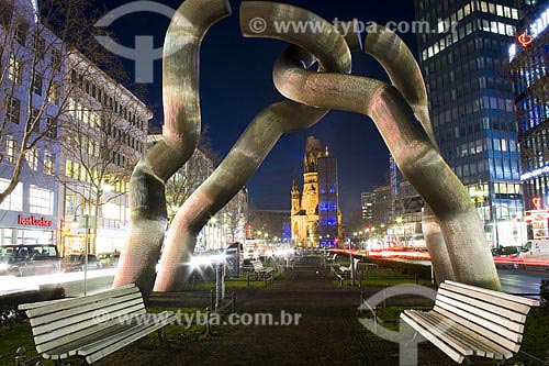  Subject: Place: Tauentzienstrasse is a major shopping street in the western part of Berlin. Midway along the street is a sculpture, entitled Berlin, that expresses the 