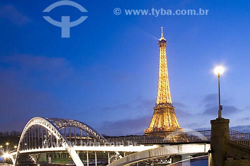  Subject: Passerelle Debilly (Debilly Footbridge) and the Eiffel Tower  / Place:  Paris - France  / Date: 27/01/2009 