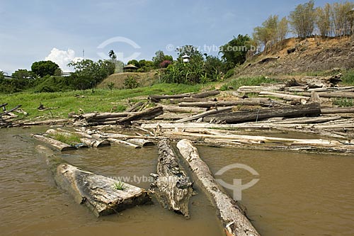  Subject: Lumber from the Amazon rainforest on the margin of the Amazon River  / Place:  Local: Itacoatiara city - Amazonas state - Brazil  / Date: 11/2007 