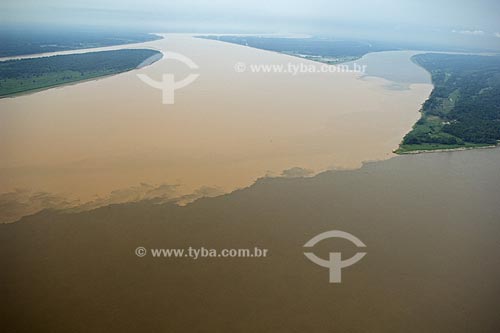  Subject: Meeting of the waters of Madeira and Amazonas rivers, next to Itacoatiara city at the right margin of the Amazonas river  / Place:  Manaus city - Amazonas state - Brazil  / Date: 11/2007 