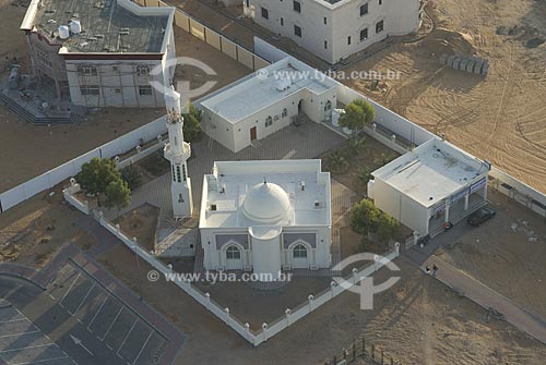  Subject: Mosque in the desert facing Mecca / Place: Al Ain City - Abu Dhabi State - United Arab Emirates / Date: January 2009 