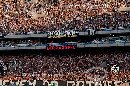  Subject: Supporters of the Botafogo soccer team at Engenhao (Joao Havelange Olympic Stadium) - Game Botafogo x Sao Paulo / Place: Engenho de Dentro neighborhood - Rio de Janeiro city - Rio de Janeiro state - Brazil / Date: 22/11/2009 