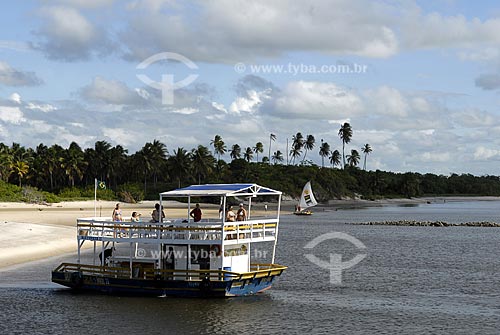  Subject: Touristic boat at the Barra de Cunhau beach  / Place:  Canguaretama city - Rio Grande do Norte state - Brazil  / Date: 06/2009 