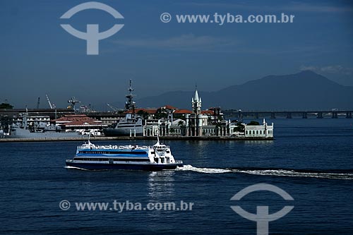  Subject: Rio-Niteroi ferry with the Ilha Fiscal (Fiscal Island) in the background / Place: Rio de Janeiro city - Rio de Janeiro state - Brazil / Date: 11/2009 