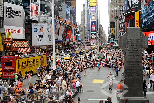  Subject: Tourists in Times Square / Place: New York city - United States of America (USA) / Date: julho 2009 