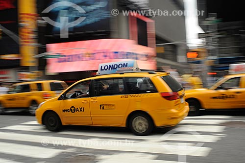  Subject: Taxis in Times Square / Place: New York, USA / Date: julho 2009 