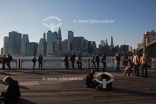  Subject: Lower Manhattan viewed from the Brooklyn, with the Brooklyn Bridge in the right  / Place:  New York city - United States of America  / Date: 10/2008 
