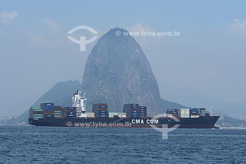  Subject: Cargo ship with the Sugar loaf in the background / Place: Rio de Janeiro city - Rio de Janeiro state - Brazil  / Date: 01/2010 