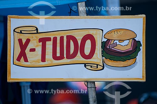  Subject: Sandwiches sale advertising at Cinelandia square during Rio de Janeiro street carnival  / Place: Rio de Janeiro city - Rio de Janeiro state - Brazil  / Date: 09/04/2010 