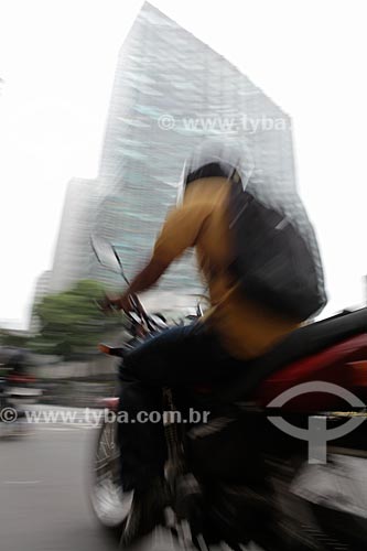  Subject: Motorcyclist riding at downtown  / Place:  Rio de Janeiro city - Rio de Janeiro state - Brazil  / Date: 19/02/2010 