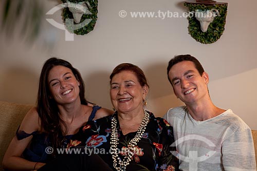  Subject: Grandmother and Grandsons together in a family meeting  / Place:  Rio de Janeiro city - Rio de Janeiro state - Brazil  / Date: 04/02/2010 