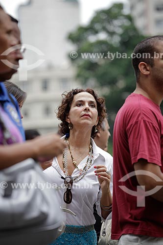  Subject: Woman on the crowded streets of the business center and commercial center of the city  / Place:  Rio de janeiro City - Rio de Janeiro State - Brazil  / Date: 19/02/2010 