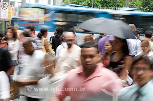  Subject: A lot of people walking on the crowded streets of the business center and commercial center of the city  / Place:  Rio de janeiro City - Rio de Janeiro State - Brazil  / Date: 19/02/2010 