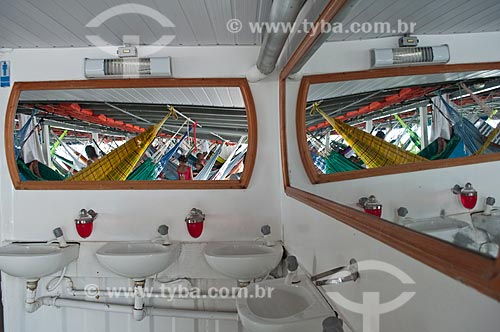  Subject: Typical boat of the amazon  / Place: Manaus city - Amazonas state - Brazil / Date: 01/11/2009 