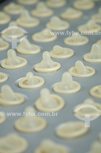  Subject: Manufacture  of condoms / Place: Xapuri city - Acre state - Brazil / Date: 15/10/2009 