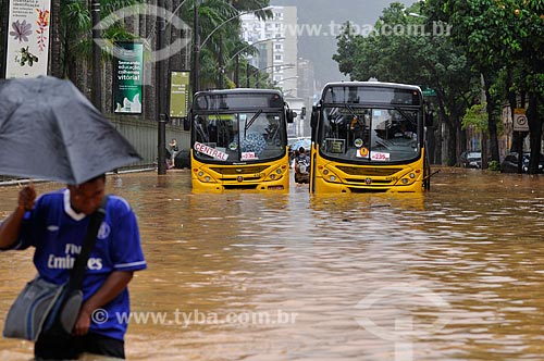  Subject: Flood on the streets of Jardim Botanico / Place: Rio de Janeiro, Brazil / Date: abril 2010 