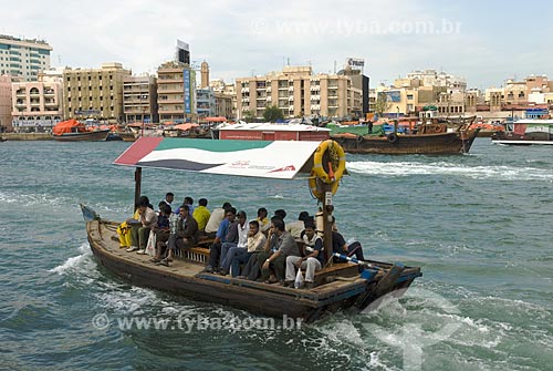  Subject: Public Transport using small boats (Abras) on Creek Bay / Place:  Dubai - United Arab Emirates  / Date: Janeiro 2009 