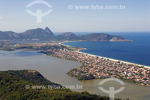  Subject: Piratininga lake and Piratininga beach view - Serra da Tiririca in the background  / Place:  Niteroi city - Rio de Janeiro state - Brazil  / Date: Agosto de 2009 