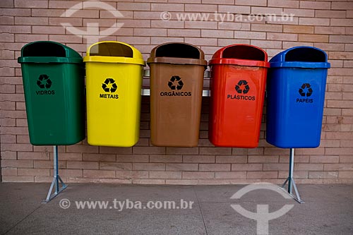  Subject: Garbage collection for recycling - Programa de Aceleracao do Crescimento (Growth Acceleration Program) - PAC Manguinhos  / Place:  Rio de Janeiro city - Rio de Janeiro state - Brazil  / Date: 19/05/2010 