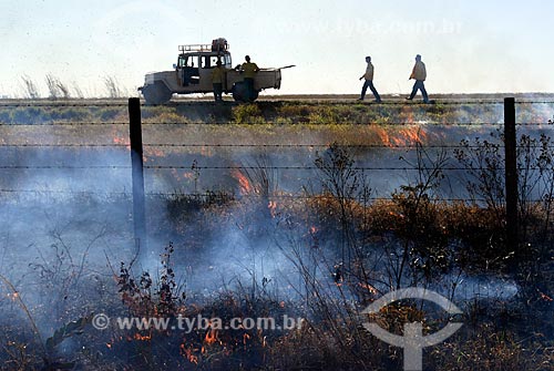  Vegetation was burned in strategic locations to prevent the fire from getting out of control  - Mineiros city - Brazil
