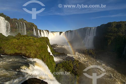  Subject: Iguaçu falls with rainbow in Iguaçu National Park - the park was declared Natural Heritage of Humanity by UNESCO  / Place: Foz do Iguaçu - Parana state - Brazil  / Date: 06/06/2009 