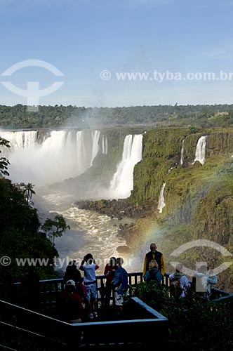  Subject: Walkways allow close views of the falls in Iguaçu National Park - the park was declared Natural Heritage of Humanity by UNESCO  / Place: Foz do Iguaçu - Parana state - Brazil  / Date: 07/06/2009 