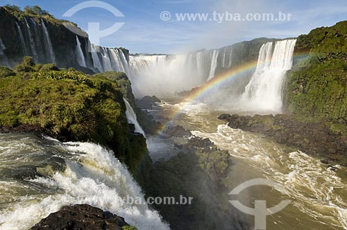  Subject: Iguaçu falls with rainbow in Iguaçu National Park - the park was declared Natural Heritage of Humanity by UNESCO  / Place: Foz do Iguaçu - Parana state - Brazil  / Date: 07/06/2009 