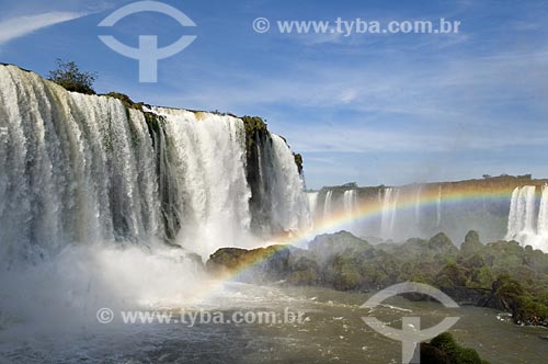  Subject: Iguaçu falls with rainbow in Iguaçu National Park - the park was declared Natural Heritage of Humanity by UNESCO  / Place: Foz do Iguaçu - Parana state - Brazil  / Date: 07/06/2009 