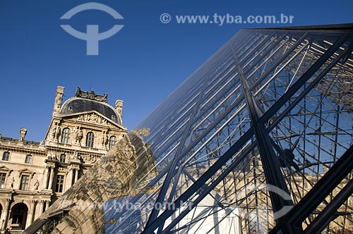  Subject: Louvre Museum`s Pyramid / Place: Paris - France / Date: 09/2009 