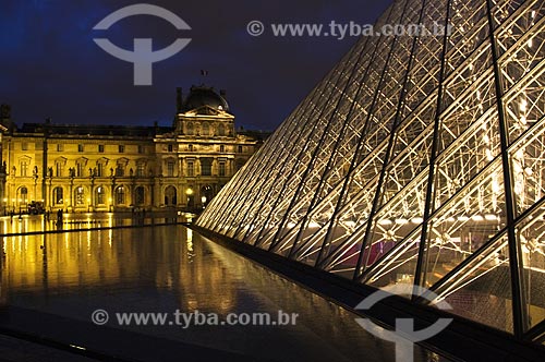  Subject: Louvre Museum`s Pyramid at night / Place: Paris - France / Date: 09/2009 
