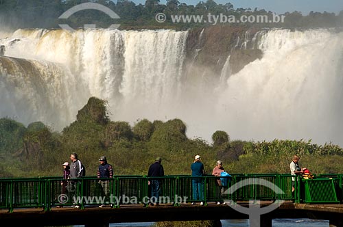  Subject: Platform for watching the falls, in the Iguauçu National Park  / Place:  Foz do Iguaçu - Parana state - Brazil  / Date: 06/2009 
