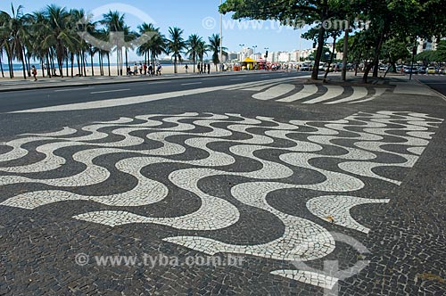  Subject: Central sidewalk in the Copacabana Beach  / Place:  Rio de Janeiro city - Rio de Janeiro state - Brazil  / Date: 11/2007 