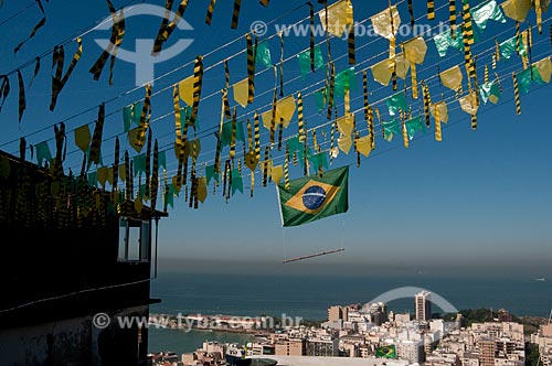  Subject: Cantagalo favela during World Cup 2010 with Copacabana and Ipanema beach in the background  / Place: Rio de Janeiro city - Rio de Janeiro state - Brazil  / Date: 06/2010 