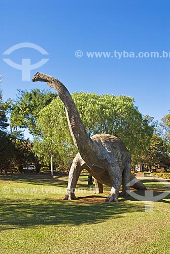  Subject: Reconstitution of the Titanossaur (Uberabatitan robeiroi)  / Place:  Dinossaurs Museum - Peiropolis city - Uberaba Municipalty - Minas Gerais state - Brazil  / Date: 07/2010 