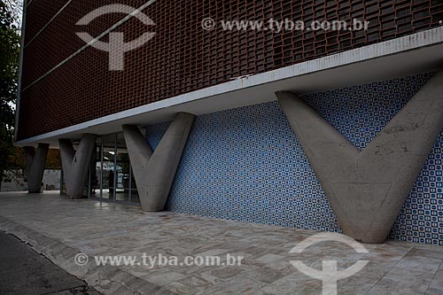  Subject: Facade of the Lagoa Hospital, architectural design by Oscar Niemeyer  / Place:  Lagoa neighborhood - Rio de Janeiro city - Rio de Janeiro state - Brazil  / Date: 08/2010 