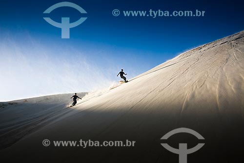  Subject: Sandboarding on the dunes of Ribanceira Beach / Place: Imbituba - Santa Catarina (SC) - Brazil / Date: 20/06/2009 