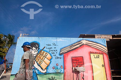  Subject: Civil engineering - Graffiti in the construction site - Ilha de Deus (Deus Island)  / Place:  Recife city - Pernambuco state - Brazil  / Date: 14/10/2010 