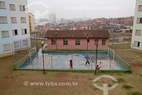  Subject: Children playing soccer - leisure in the Sao Bernardo do Campo S2 condominium  / Place:  Sao Paulo city - Sao Paulo state - Brazil  / Date: 10/2010 