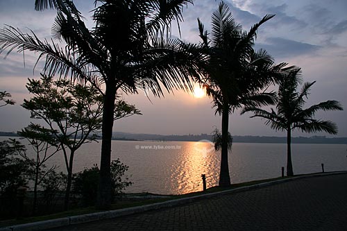  Subject: Sunset in the Taiacupeba dam / Place: Mogi das Cruzes city - Sao Paulo state - Brazil / Date: 10/2010 