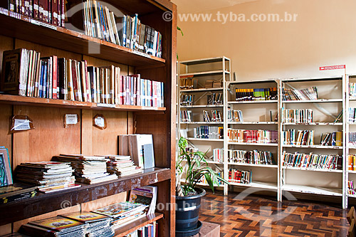  Subject: Literature room in Rui Barbosa Library, at Escola de Educacao Basica Olavo Cecco Rigon / Place: Concordia - Santa Catarina state (SC) - Brazil / Date: 10/05/2010 
