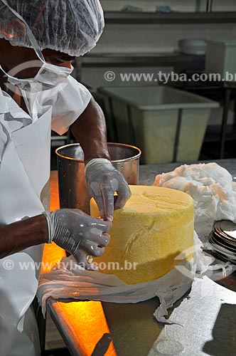  Subject: Dairy factory - Parmesan cheese  / Place:  Sao Goncalo do Sapucai city - Minas Gerais state - Brazil  / Date: 12/2008 