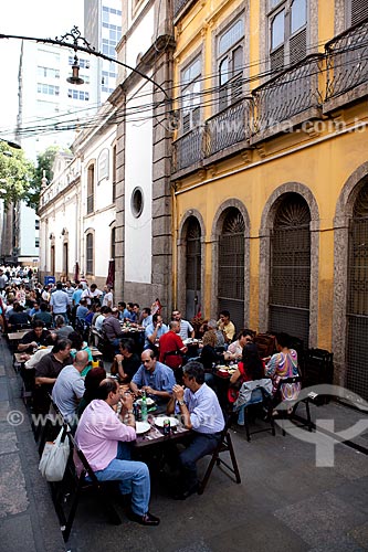  Subject: People lunching in the Ouvidor Street,  / Place:  Ouvidor Street - Downtown - Rio de Janeiro - Brazil  / Date: 08/2010 
