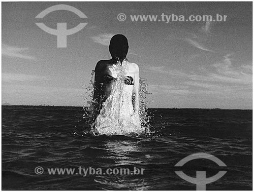  Subject: Woman in the water  / Place:  Araruama Lake - Rio de Janeiro state - Brazil  / Date: Anos 80 