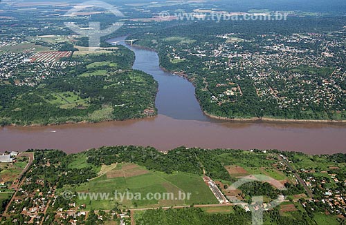  Subject: Aerial view of the three borders - Ciudad del Este - Paraguai (down), Puerto Iguazu - Argentina (right) and Foz do Iguacu (left)  / Place:  Foz do Iguacu city - Parana state - Brazil  / Date: 11/2009 