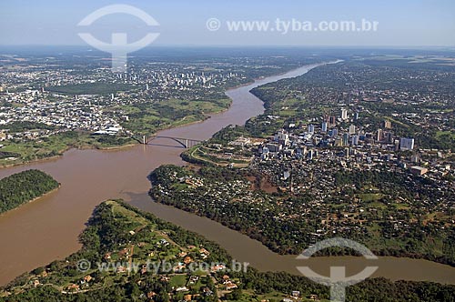  Subject: Aerial view of Ciudad del Este city (right) and Foz do Iguacu in the background - Amizade Bridge  / Place:  Foz do Iguacu - Parana state and Ciudad del Este - Paraguai  / Date: 11/2009 