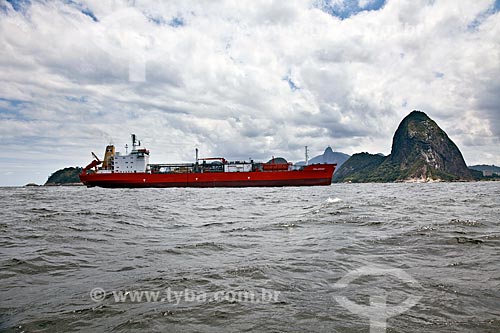  Subject: Polargas - Ship of the GAC Brazil company entering the Guanabara Bay  / Place:  Rio de Janeiro city - Brazil  / Date: 10/2010 